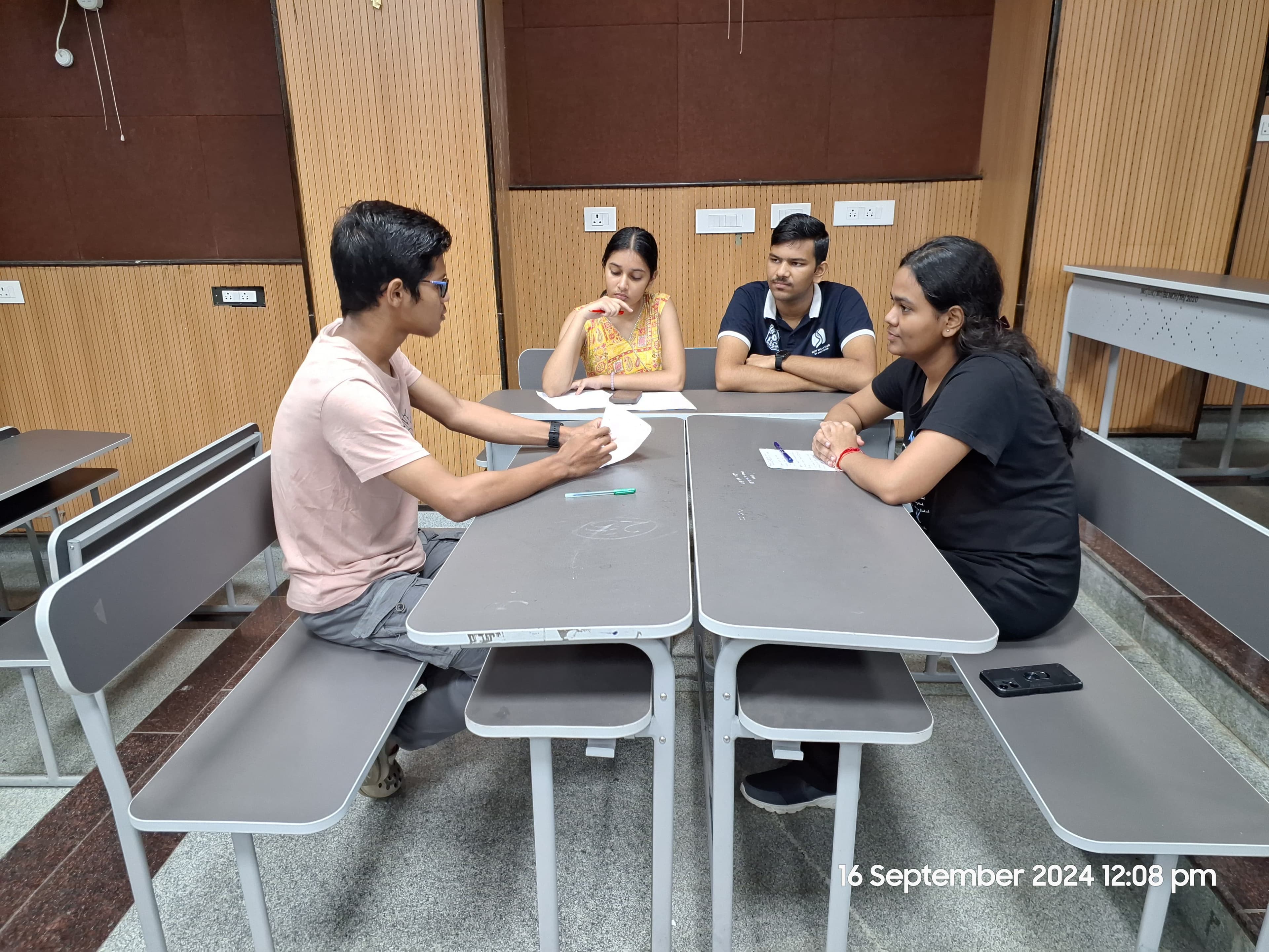 Naivete Fete image 3